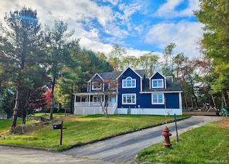 95 Wellington Ct, Yorktown Heights, NY 10598