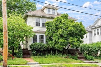73-75 Elm St, Belmont, MA 02478