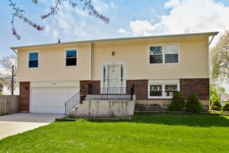 1101 S Cherrywood Dr, Mount Prospect, IL 60056
