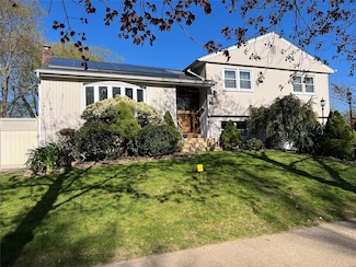178 Gerhard Rd, Plainview, NY 11803