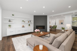 18653 Burbank Blvd Unit 2, Tarzana, CA 91356