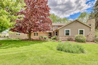 1559 River Bend Rd, Grafton, WI 53024