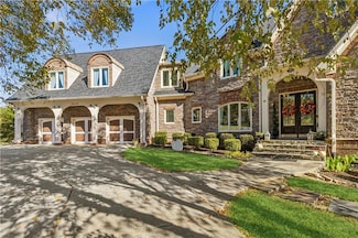 4826 Rose Heights Dr, Flowery Branch, GA 30542