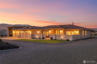 704 Desert Aire Dr SW, Mattawa, WA 99349