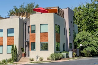 581 Lochlyn Hill Dr, Charlottesville, VA 22901