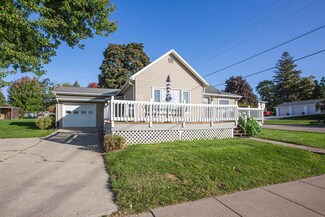 300 Jewett St, Platteville, WI 53818