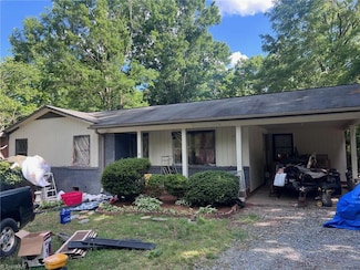 526 Stratford Rd, Lexington, NC 27292
