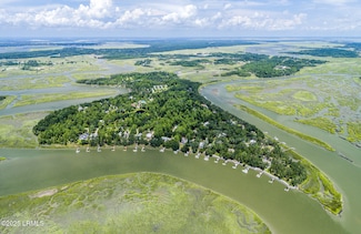 205 Distant Island Dr, Beaufort, SC 29907