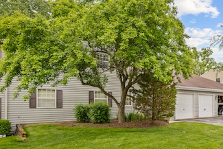27 N Victoria Ln Unit G, Streamwood, IL 60107
