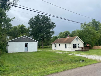 1940 Travis Rd, Kalamazoo, MI 49004