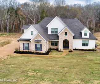 165 Byhalia Creek Farms Rd E, Byhalia, MS 38611