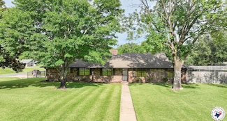 5608 Hillcrest Dr, Texarkana, TX 75503
