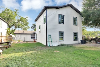 1938 El Paso St, Grand Prairie, TX 75051