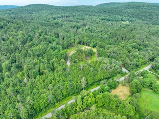 567 Sawnee Bean Rd, Thetford Center, VT 05075