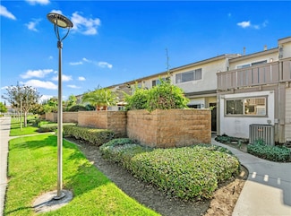 5132 W 1st St Unit B, Santa Ana, CA 92703