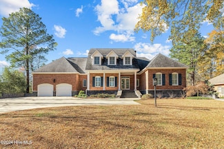 611 Creekwood Dr, Trent Woods, NC 28562