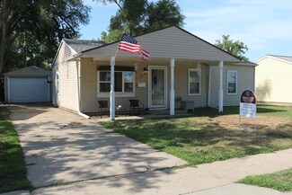 1013 Hiatt St, Carter Lake, IA 51510