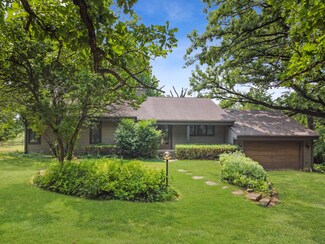 3317 W Ringwood Rd, McHenry, IL 60051