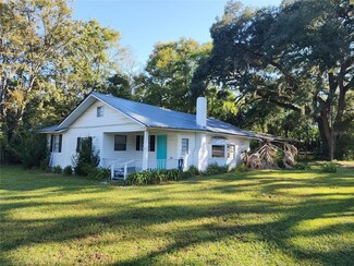 220 SE 2nd Ave, Trenton, FL 32693