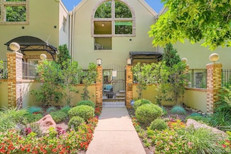 490 Columbine St Unit 5, Denver, CO 80206