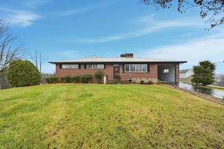 748 Navaho Trail, Bristol, VA 24201