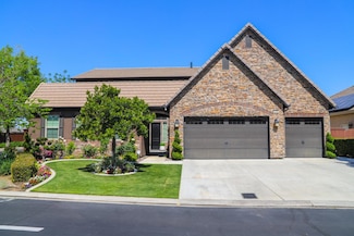 4249 N Waterside Dr, Clovis, CA 93619