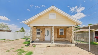 611 W 8th St, Pecos, TX 79772