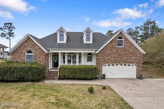 413 Pelican Harbor Rd, Beaufort, NC 28516