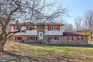 914C Alexander Spring Rd, Carlisle, PA 17015