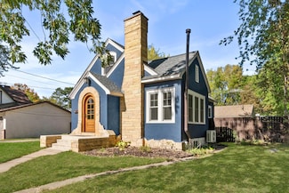 915 2nd Ave SW, Pine City, MN 55063