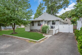 122 Swan Blvd, Toms River, NJ 08753