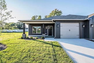 562 Providence Ct, Bowling Green, KY 42104