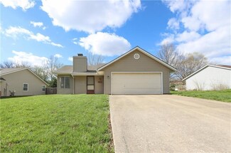 13124 S Brougham Dr, Olathe, KS 66062