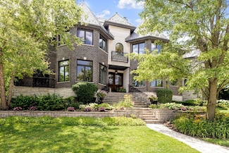 17 Ambriance Dr, Burr Ridge, IL 60527