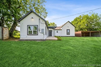 201 NE Tignor St, Canadian, OK 74425