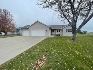 363 Cardinal Dr, Mankato, MN 56001
