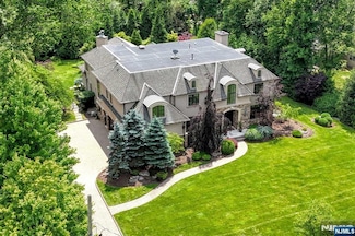 70 Oak Dr, Saddle River, NJ 07458