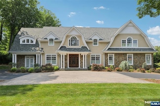 14 Upper Cross Rd, Upper Saddle River, NJ 07458