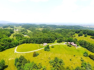 974 Huckleberry Rd, Crockett, VA 24323
