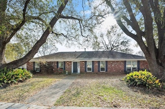 6546 Fennwood Dr, Zachary, LA 70791
