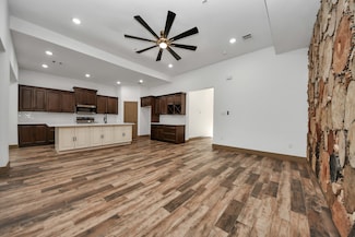 220 Laurel Dr, Livingston, TX 77351