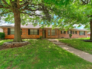 10900 Bluff Creek Dr, Oklahoma City, OK 73162