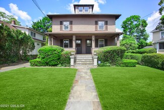 19 Cross Ln, Cos Cob, CT 06807