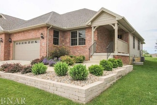 9 Saint Ivans Cir, Bloomington, IL 61705