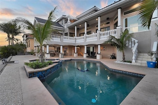 6113 Pasadena Point Blvd S, Gulfport, FL 33707