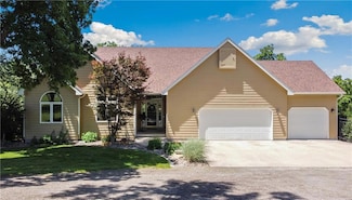 1671 McBride Ridge Ct, Winterset, IA 50273