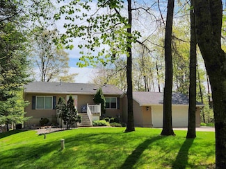 N1552 Brave Island Rd, Keshena, WI 54135