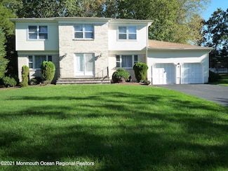 3 Eastwood Blvd, Manalapan, NJ 07726