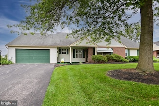 3265 Falcon Ln Unit 16A, Dover, PA 17315