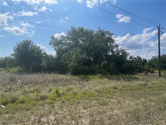 6009 Sunshine Blvd N, Lehigh Acres, FL 33971